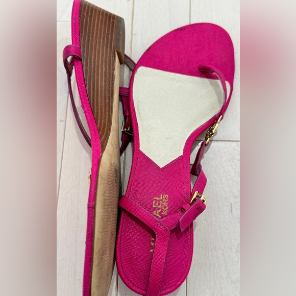 Michael Kors low wedge sandal   EUC - Picture 3 of 5
